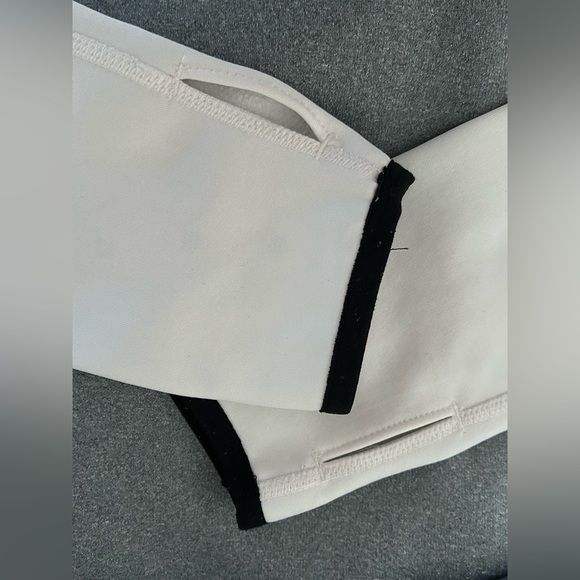 🎉HP🎉Nike Women’s Thermal Fit Long Sleeve Hoodie Gray And White Turtleneck-Medium - Picture 4 of 14